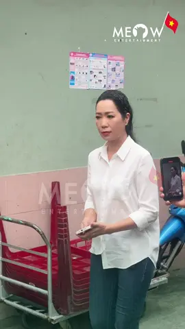 Diễn viên Trịnh Kim Chi thẫn thờ đến viếng cố NSUT Ngọc Trinh #Meowentertainment #meownetwork #Tiktokgiaitri #TuHaoVietNam 