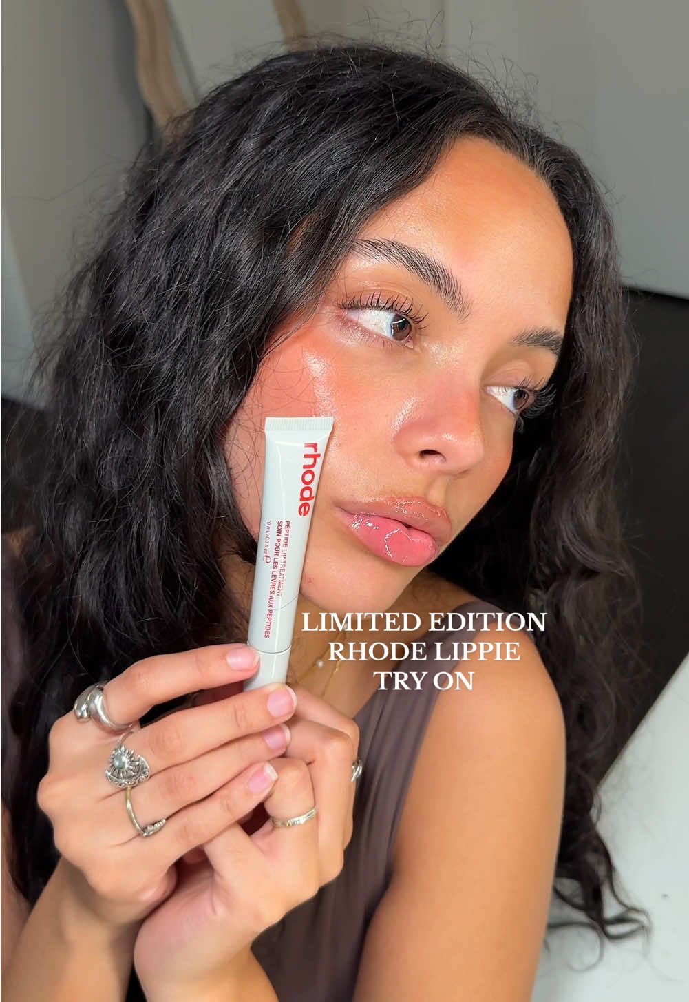 the limited edition @rhode skin lippies are back for good🤩🤎☁️  #rhode #rhodeliptreatment #rhodeliptint #newmakeup #limitededition #saltytan #jellybean #strawberryglaze 