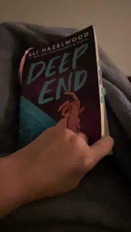 Why am I so mad at that this book 📖 Deep end …… chapter 32 .#AliHazelwood #Deepend 