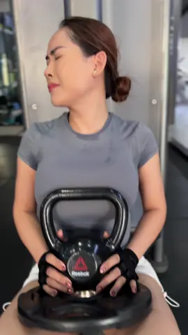 នៅពីក្រោយភាពស្រស់ស្អាត🤣