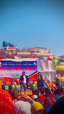 #तामाङ सेलो गीत संगितको इतिहास , अनि एक धरोहर ढलेको छ । लोक तथा मौलिक सेलो गीत–संगीतका धरोहर, आदरणीय वरिष्ठ गायिका इन्दिरा गोले दिदीको दुःखद निधनले सिङ्गो कलाकार जगत र आम स्रोता–दर्शकमाझ अपूरणीय क्षति भएको छ। उहाँको योगदान नेपाली लोक तथा सेलो गित संगीतको इतिहासमा सदैव स्मरणीय रहनेछ। लोकभावनालाई स्वरमार्फत जीवित राख्दै, संस्कृतिको संरक्षणमा उहाँले पुर्‍याउनुभएको भूमिका अमूल्य छ। यस दुःखद घडीमा आदरणीय इन्दिरा गोले दिदीको आत्माको चिर शान्तीको कामना गर्दै भावपुर्ण श्रध्दाञ्जलि ब्यक्त्त गर्दछु ! शोकसन्तप्त परिवारजनप्रति गहिरो समवेदना व्यक्त गर्दछु।  देवा चेनरी बास तागै नाना ॐ मणि पेमे हुङ !🕉️🕊️🥲