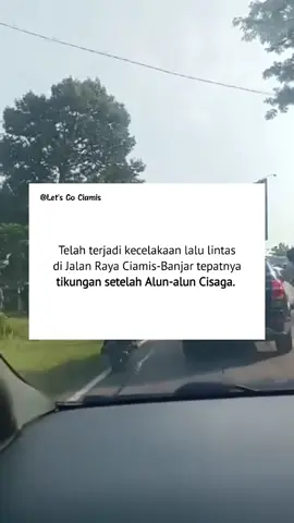 terjadi kecelakaan lalu lintas di Jalan Raya Ciamis-Banjar tepatnya tikungan setelah Alun-alun Cisaga, Sebuah truk terperosok ke halaman rumah warga. 
