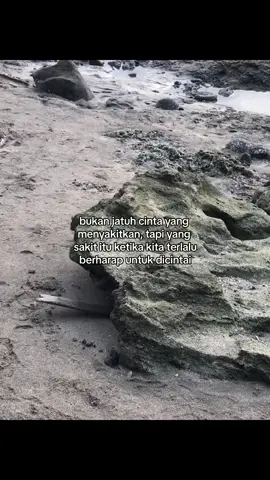 #sakit banget syg, bahkan aku berhap belaskasihan mu tapi  tetap diabaikan