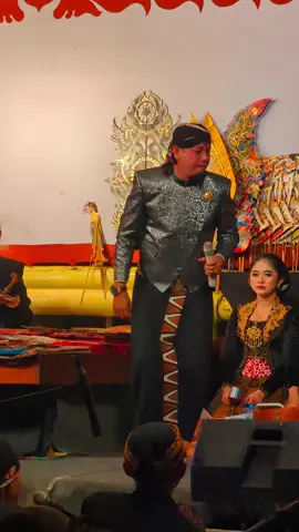 Joget Mberot Sinden Sekar Gadhung jiann ngangeni candu banget #sindenidola #sindencantik #sekargadung #kimintodarsono 