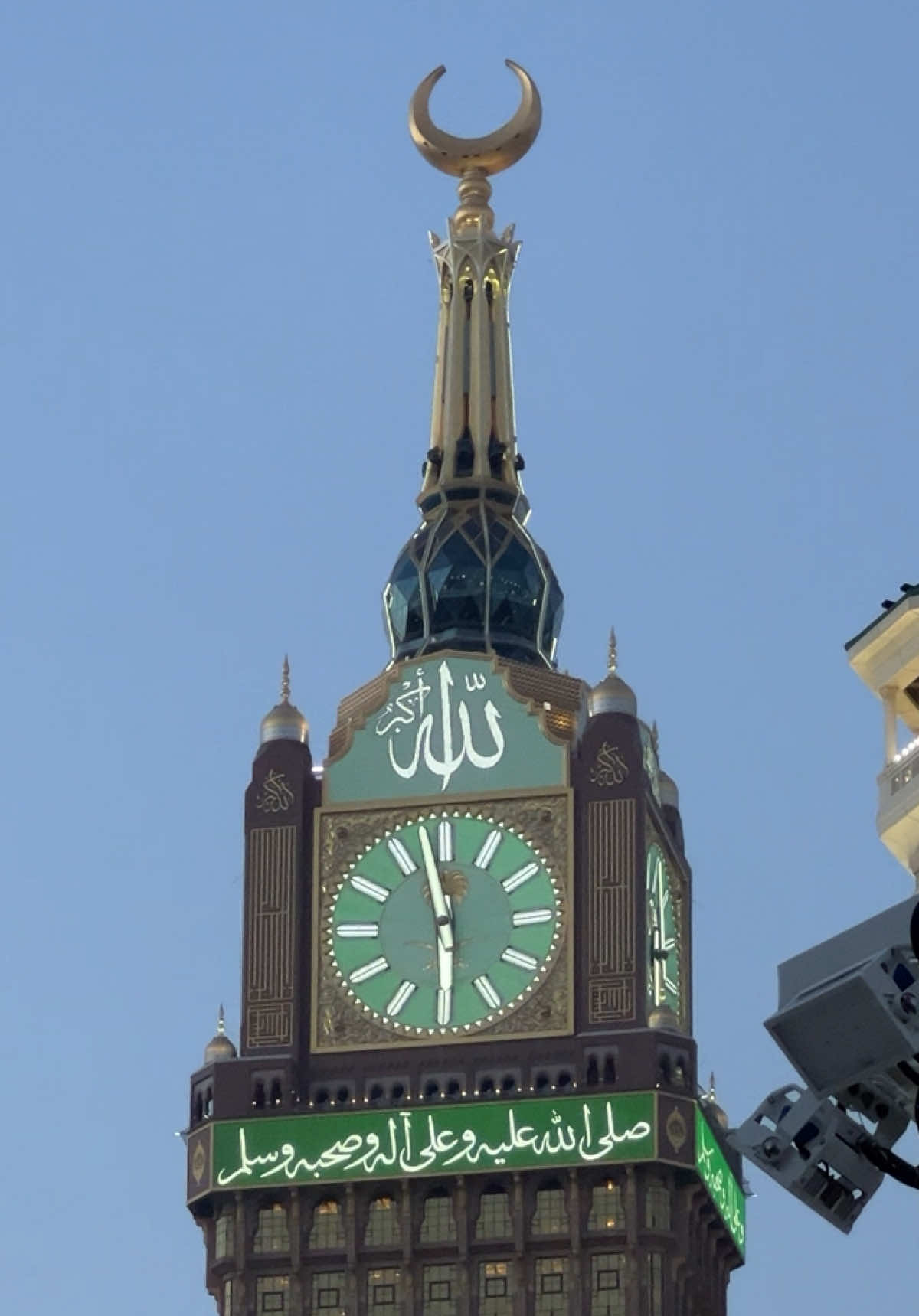 #برج_الساعة #مكه🕋 #٢٠٢٥ #todaywether💫⛈️🌩️ #haram_view_from_clock_tower  The Makkah Royal Clock Tower - SL RaschThe Makkah Royal Clock Tower, with its prominent crescent moon, is a central feature of the Abraj Al-Bait complex in Makkah, Saudi Arabia, completed in 2012. The fiberglass and gold mosaic crescent, weighing 35 tons and featuring a diameter of 21 meters, was manufactured in Dubai and installed in 2011. It also houses living quarters and a mosque within its structure.   Construction & Design: Completion: The entire Makkah Royal Clock Tower complex was completed in 2012, with the crescent being installed earlier in 2011.  Crescent Details: The crescent is a fiberglass-backed, gold mosaic structure, measuring 21 meters in diameter and weighing approximately 35 tons.  Manufacturer: Premier Composite Technologies manufactured the crescent in Dubai.  Logistics: It was transported to Makkah in ten separate sections and assembled on location.  Internal Features: The 6-tonne crescent features a four-story living area, including a lounge, prayer room, kitchen, and other service areas.  History and Context: Part of a Larger Complex: The clock tower is the main symbol of the Abraj Al-Bait, a complex of seven towers located near the Grand Mosque in Makkah.  Purpose: The clocks were originally intended to show Makkah's local time but were ultimately adjusted to Arabian Standard Time.  Cultural Significance: The complex was built on the site of the historic Ajyad Fortress and symbolizes the city's development and the significance of timekeeping in Islam.  Visitor Experience: Clock Tower Museum: The tower houses a museum dedicated to the history and significance of the Makkah Clock and Islamic astronomy.  Observation Decks: Visitors can access observation decks at 1,831 and 1,290 feet for panoramic views of Makkah.  Minaret: The thin, golden minaret at the summit of the tower houses a research center and exhibition space. 