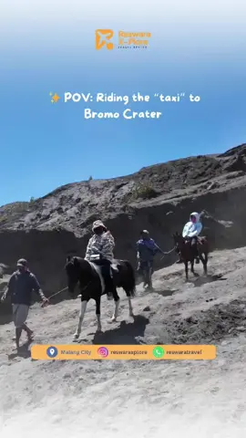 Biar ga drama kaki sakit liat kawah bromo, mending naik kuda aja🤣✋️🐎 #bromo #kawahbromo #bromotenggersemeru #fyppppppppppppppppppppppp 