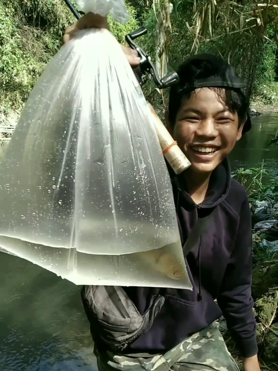 Kalah endak mungkin, kalau menang itu sudah biasa, info adu kemampuan ? #fypmancing #fishingtiktoks #fishing #hampalahunter #tukangngapusiiwak 
