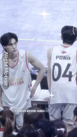 : tụi anh đẹp troaiii là đúng tht!#pondphuwin #takiy💫 #boowee_team💫 #dutheat⭐️ #naelyh | id: azuvino