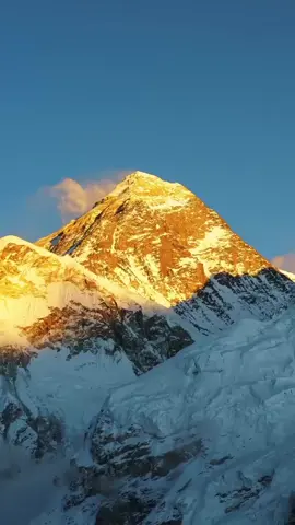 -65…. Well, probably not, but that is how cold it felt when we decided to look at the sunset from Kala Patthar. We were 4, staring at this gigantic mountain. The rest of the horizon was already dark, But Everest, standing so tall, was catching the last bit of light on the horizon offering us a majestic fire-like act.    #everest #kalapatthar #3passes #nepaltravel #nepaltrekking 