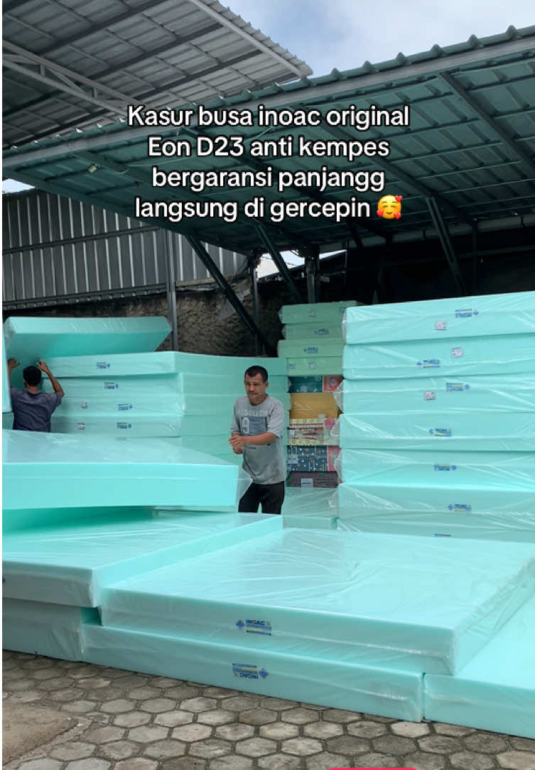 akhirnya bangun tidur ga pegel pegel lagi karena kasurnya aku ganti pake Kasur busa inoac original eon d23 anti kempes seumur hidup ini tidur jadi makin lebih nyenyak gk khawatir pinggang pegel pegel leher pegel pokonya aman banget pake kasur ini 🤩 cek keranjang kuning ya,,  #inoacoriginal #kasurbusa #kasurinoac #kasurbusainoac #inoac 