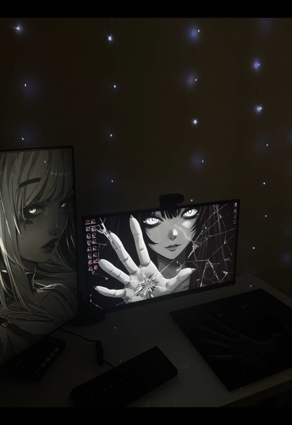 Fracture, a limited edition glass mousepad by @AIRGLIDE! It’s absolutely stunning 🤩🖤 #glassmousepad #setupgaming #pcsetup #airglide #ez63 