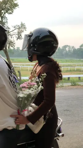 gimana misteri jok belakangmu wis terpecahkan durung cah🥰#salatiga #pacuankuda #freshflowers #gl 
