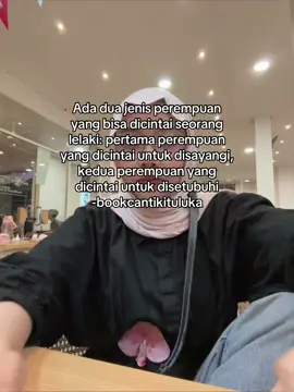 Miris, perempuan selalu terjebak di antara dua label. Padahal yang mereka butuhkan cuma dicintai seutuhnya, bukan setengah2, Seolah-olah perempuan cuma punya dua takdir: disayang atau dijadikan pelampiasan Padahal kita lebih dari itu..  #cantikituluka #sedih #ekakurniawan #novel #fyp 