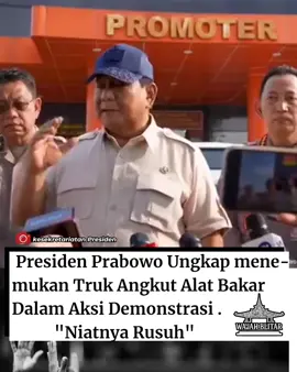 - Dalam sebuah pernyataan publik, Presiden Prabowo mengungkap bahwa aparat keamanan berhasil *mengamankan truk berisi alat peledak* yang diduga hendak digunakan untuk aksi sabotase di tengah gelombang demonstrasi nasional. - Truk tersebut ditemukan dalam operasi pengamanan di wilayah strategis, dan berisi *bahan peledak rakitan serta alat pembakar* yang tidak lazim digunakan untuk keperluan sipil⁽¹⁾. - Presiden menyebut temuan ini sebagai *indikasi kuat bahwa kerusuhan bukan lagi sekadar demonstrasi*, melainkan ada *unsur teror dan makar* yang harus ditindak tegas.