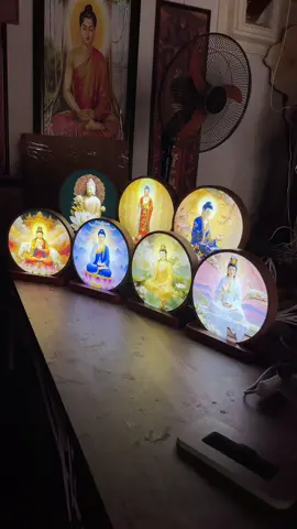 Xưởng sản xuất không giới hạn mẫu và số lượng kích thước. Giá sỉ từ 1xxk/bức tranh có đèn kèm kệ. Quà tặng Phật Tử mùa vu lan báo hiếu 🙏🙏🙏 #tranhphat #quatangphatgiao #quatangchame #quavulan #vulanbaohieu 