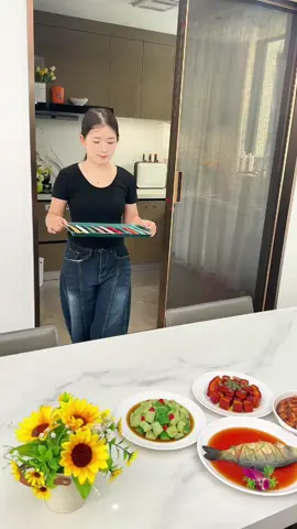 Bây giờ mỗi người một đôi đũa màu sắc khác nhau để phân biệt, đũa của nhà JYoohome chịu được nhiệt #duakhangkhuan #jyoohome #giadungnhabep #thietthuc #creatorsearchinsights 