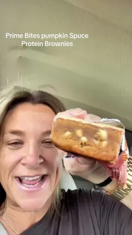 Replying to @Melinda 🐶☕️ Each Prime Bite Protein brownie has 19g of protein and still tastes like a decadent pumpkin spice treat. @Prime Bites Protein Treats #pumpkinspiceseason #proteinbrownies #proteinsnack 