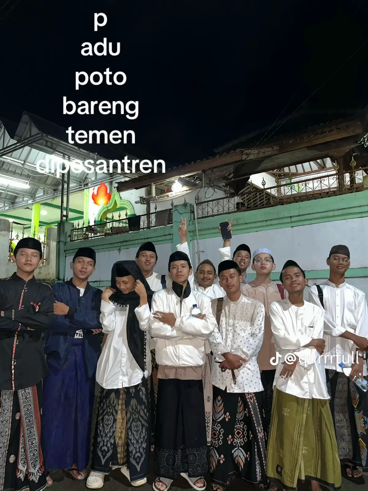tidak perlu terkenal yang penting seluruh dunia mengetahui kumpulan kita🤣 #ngabdi #fyppppppppppppppppppppppp #santripondok #santrikarangdurin 