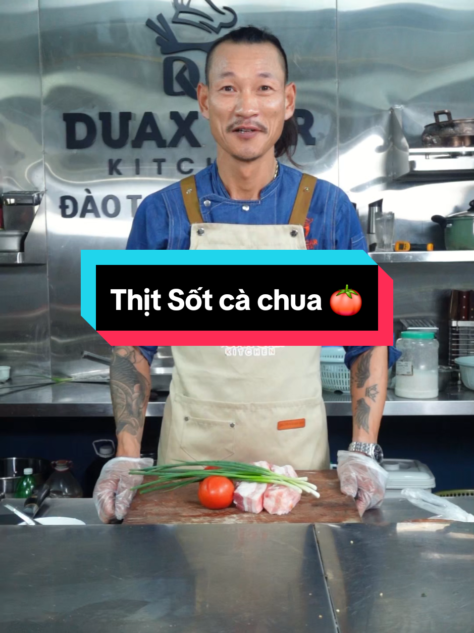 Thịt Sốt cà chua  ba rọi sốt cà chua .. trưa nay không biết ăn gì ? nấu gì ? ta chọn món ăn đơn giản và vẫn hao cơm ạ 🍚🍚🍚 .  #ThịtSốtcàchua  #Barọisốtcàchua  #ĐầuBếpNguyễnHữuThọ  #Duaxcar_kitchen 