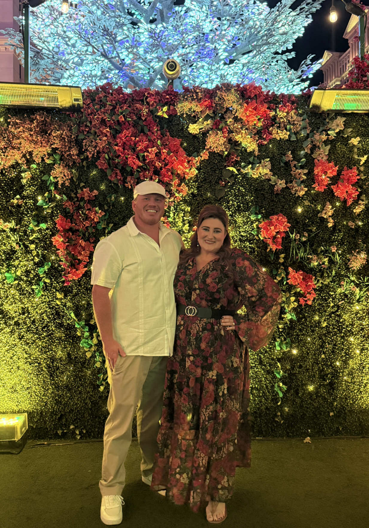 Jam-packed Vegas date night with @Ben Higginson 💕 Started at @DISCOSHOW ➡️ dinner at #dinerross 🥩 ➡️ late-night show at @absinthevegas  Huge thanks  @Spiegelworld for making it unforgettable! ✨ #VegasDateNight #LasVegas #datenight #hosted