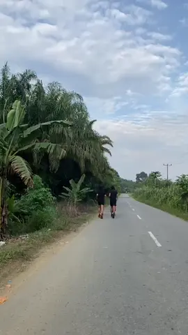 masih dalam proses #fyyyyyyyyyyyyyyyyyyy #masukberandafyp #Running #larisore #pecekeong🐌 