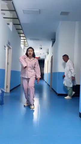 Rồi ngày mai em ở lại tiếp 😂 bác sĩ chưa cho về nhà được đâu 🤣