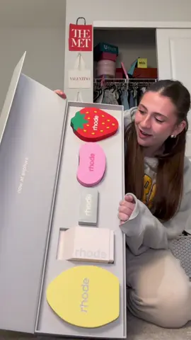 @rhode skin by @Hailey Bieber #pr haul x @McDonald’s #mukbang (if u watch this whole thing I’ll give u a kiss bc it took me so long to edit pls & thx) :D #fyp #sephora #sephorasquad 