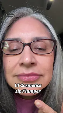 VT Cosmetics Lip Plumper. I totally approve love the color. I do not have any fillers whatsoever in my lips and this lip plumper gave me enough volume on my lips to make a difference and I absolutely loved it. 10/10 my honest opinion it works and I highly recommend  @VT Cosmetics US ##lipplumer##vtcosmetics