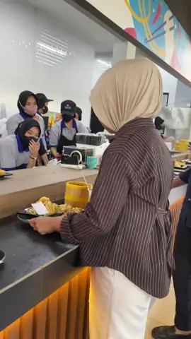 next kmna lagi ya #Vlog #fyp #adayinmylife #sukabumi #gacoan #halohalobestie 