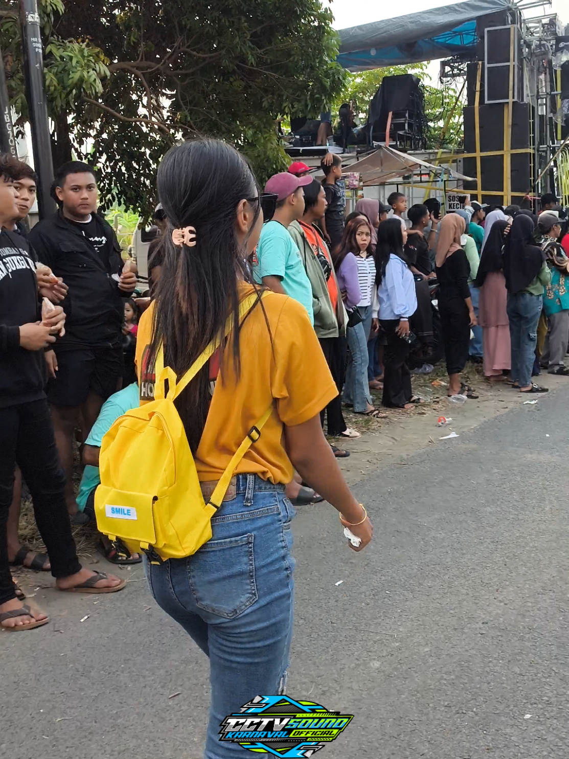 Dancer Kuning Bingung Goleki Salone #karnavalsoundsystem #soundkarnaval #dancerkarnaval 