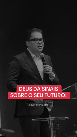 Deus dá sinais sobre o nosso futuro, mas muitas vezes não estamos atentos o suficiente para entender.  Já aconteceu algo com você que Deus alertou em algum momento? Deixe nos comentários 👇🏻 #fy #fyp #fypシ゚ #foryou #explore #explorepage 