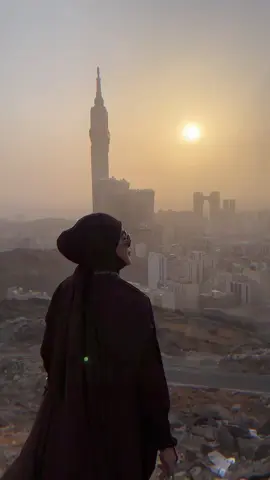 Masyaallah , mekkah dengan sejuta keindahanya 😇