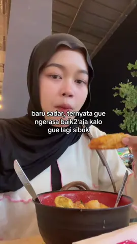 apalagi sibuk makan seblak, all good😭 #seblak #foryou #foryoupage #fypage #fyp 