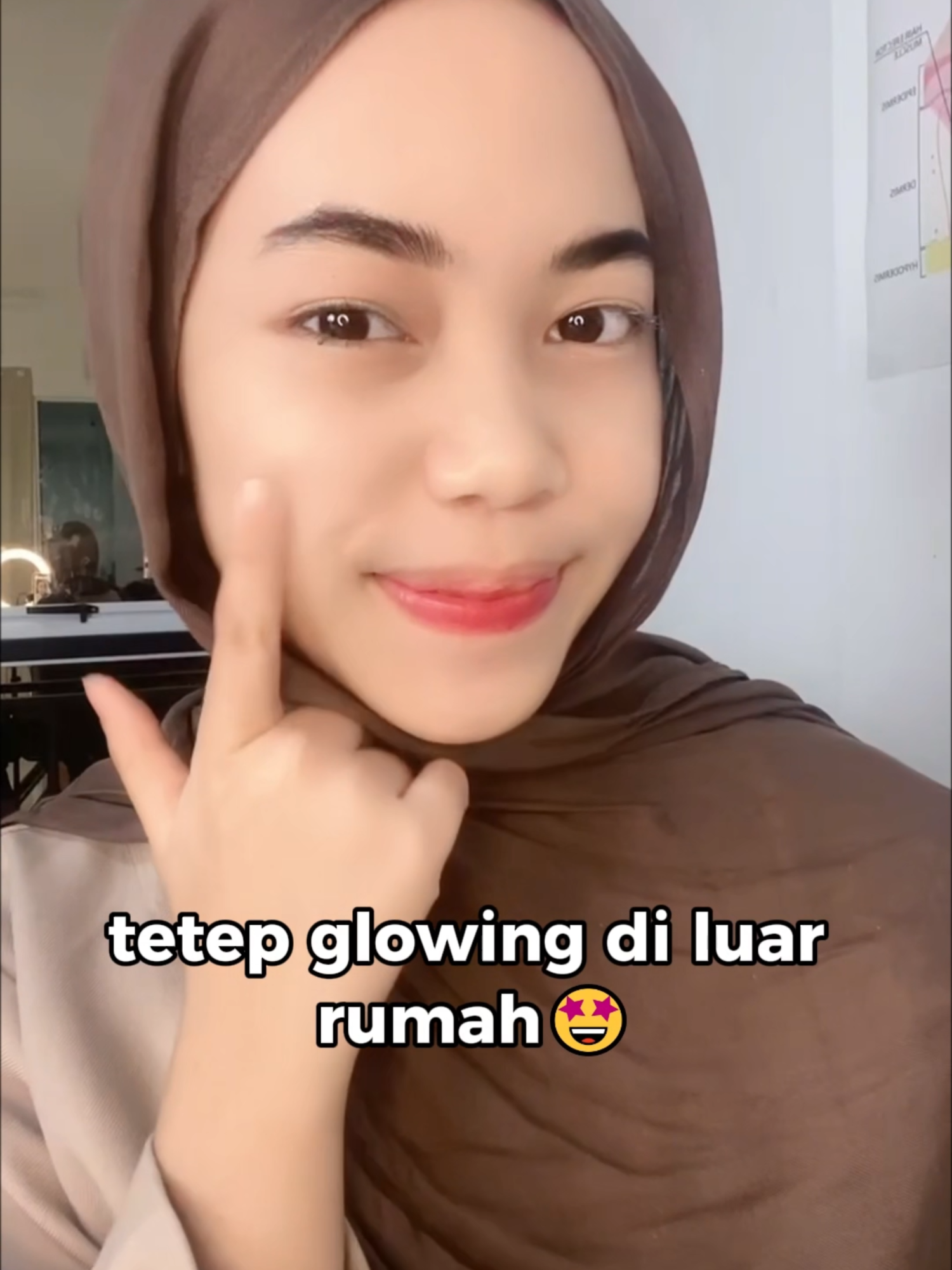 Benar benar udah langsung menyerap dan kulitku langsung ternutrisi seketika😉💖#skincareroutine #skincaretips #cantikalami #kamuharustau #drveskincare #drveskincarebpom #DailyRoutine #retinolviral #fyppppppppppppppppppppppp #foryourbeauty #glassskin #glowingskin #viralllllll #kulithalusdancerah #kulitlembap #kulitcerah #moisturizer
