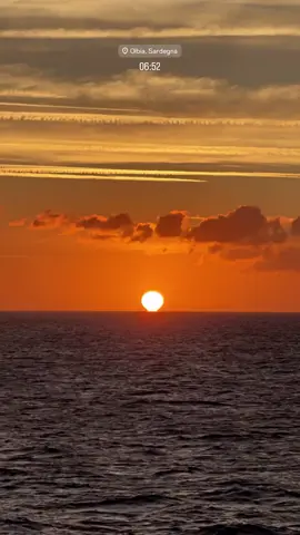 3 Settembre 2025, ore 6.52 🛳 la nave sta arrivando a Olbia 😍 Buongiornooooooo Sardegna  . . . 🎥 di Alessandra Dessena  @aless_andra_88  . . . . . #sardegna_mia_ #sardegnamia #sardegna #sardinia #Orosei 
