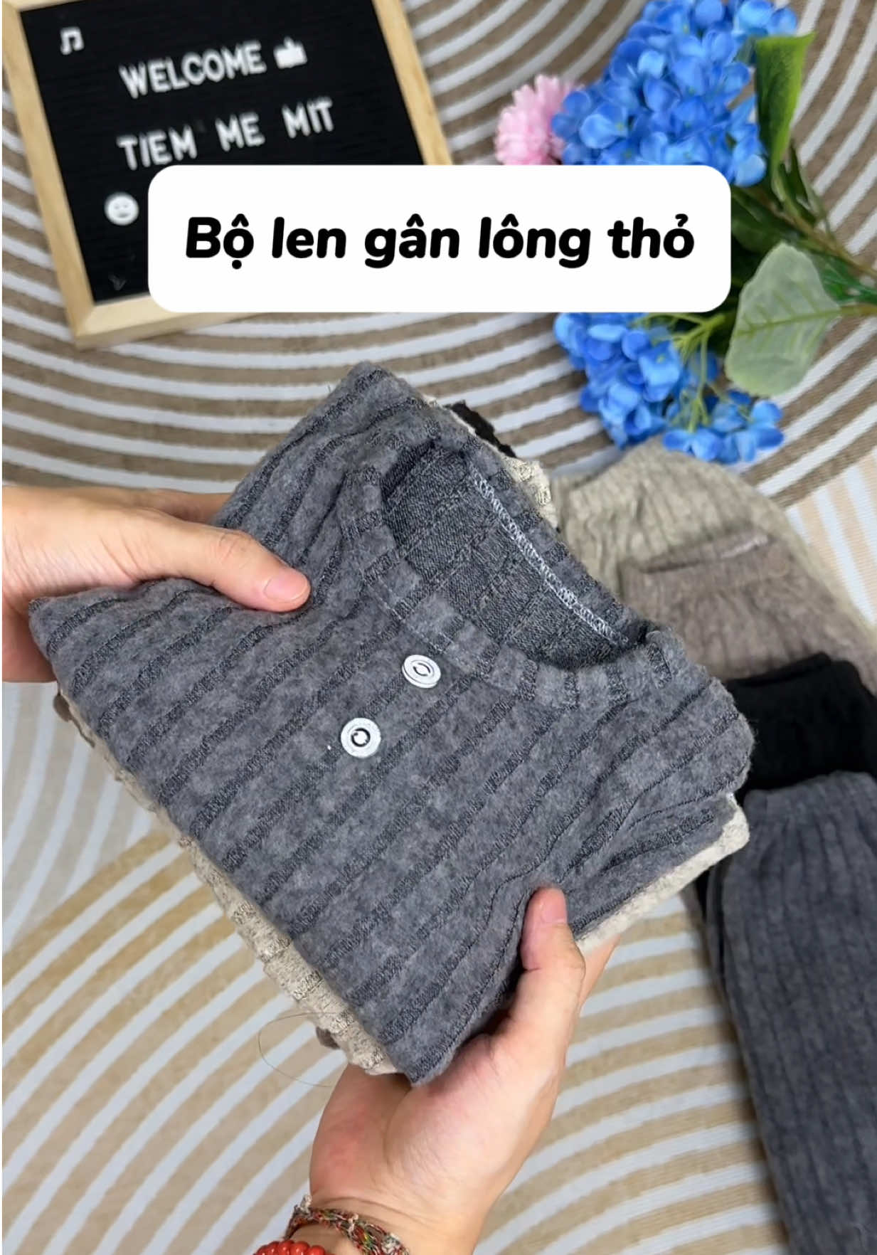 Thời tiết giao mùa mặc cho con mấy bộ này này các mom ơi 🥰 #landaulamme #tiemmemit #xuhuong #bolenganlongtho #mebimchamcon 
