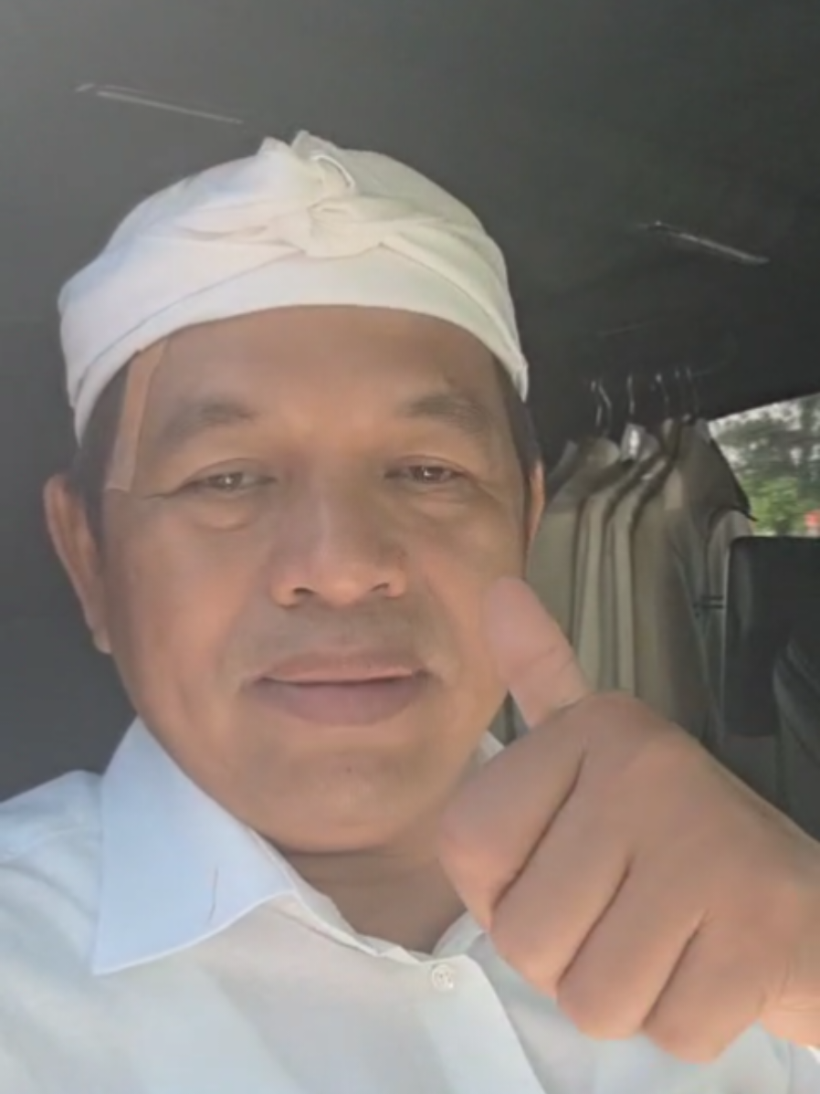 Tidak boleh ada yang memberlakukan kegiatan belajar di rumah. Saya meminta kembali belajar di sekolah. Jawa Barat dalam keadaan normal, tertib dan terkendali.