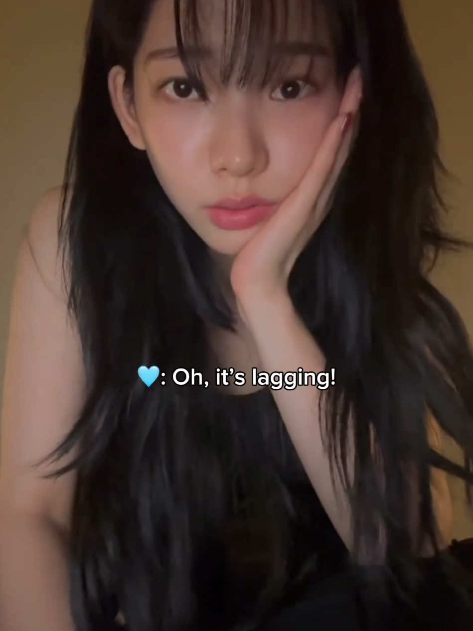 karina crashing out because her live keeps on lagging 😭 #karina #aespa #fyp #카리나 #에스파 