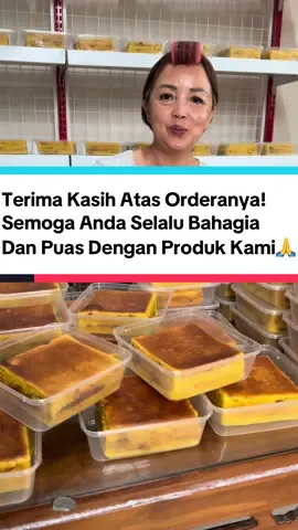 LAPIS NANAS Tekstur Lembut, Basah Berlemak N Berminyak  Selai Nanas Hasil Buatan Sendiri  …Menambah Citarasa Bolu Nanas nya. Teman” Yg Suka Tipe Lapis Nanas Seperti Aku Cocok Banget  Gak Percaya …Buruan Di Order  #lapisnanas #terimakasih #fyp #order #jajanan 