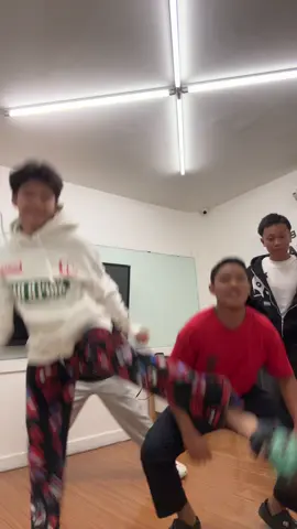 😣