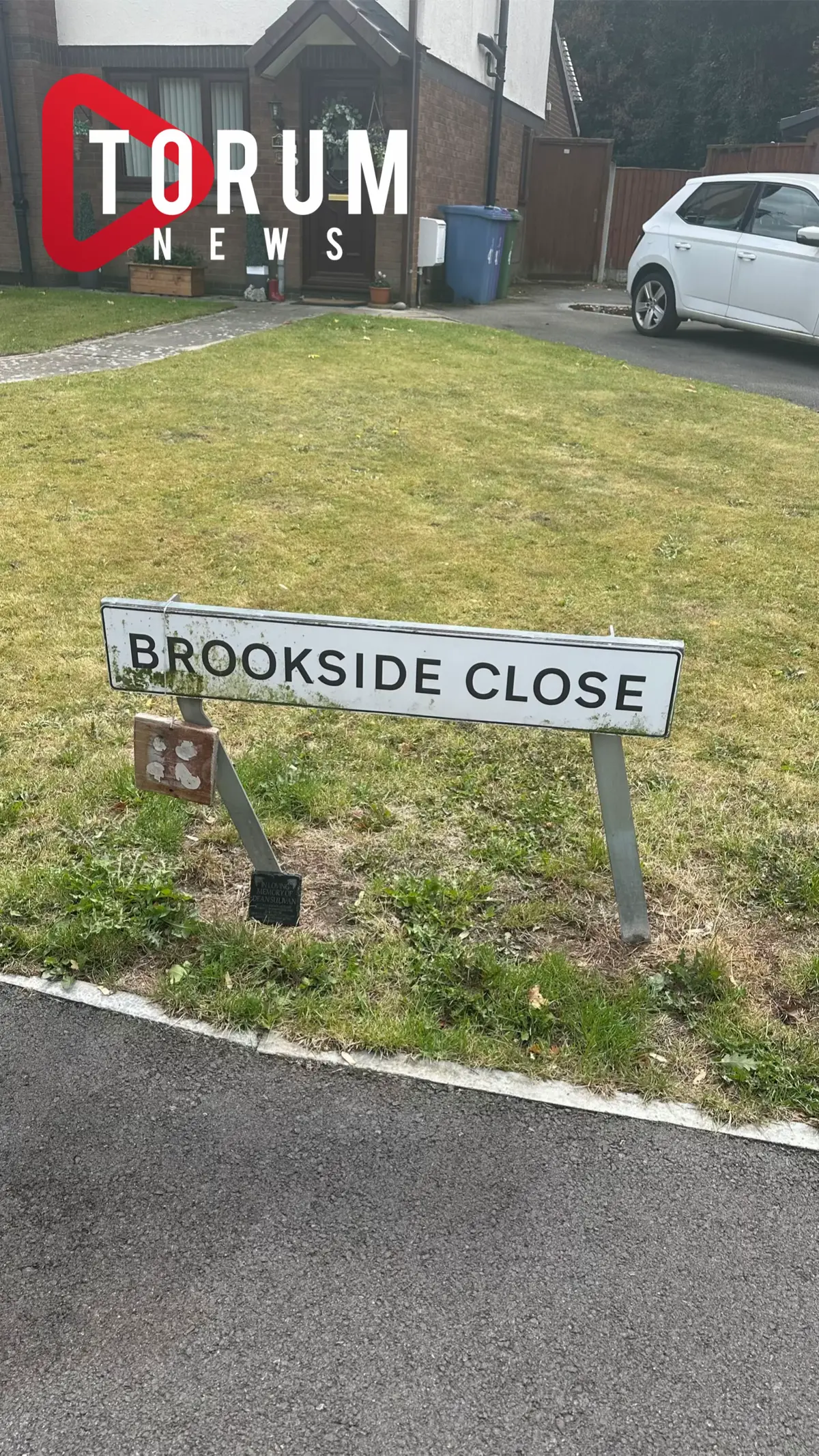 Today’s the day they start filming the Hollyoaks crossover and to celebrate here are the pictures. Brookside is back for one episode.  For filming, they are only going one house from inside. The rest will be exterior shots, street filming and from an indoor set.   Brookside Close is now home to residents so to minimise disruption Lime pictures decided to film in a studio. #channel4 #hollyoaks #liverpool #brookside #limepictures