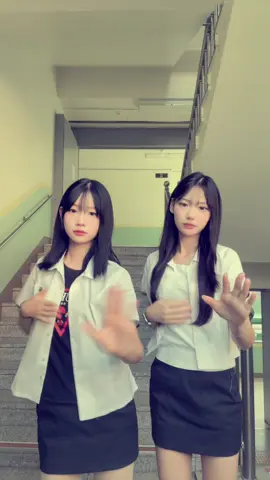오른쪽 하츠투하츠이안 친동생인데 닮았나요 #이안 #하츠투하츠
