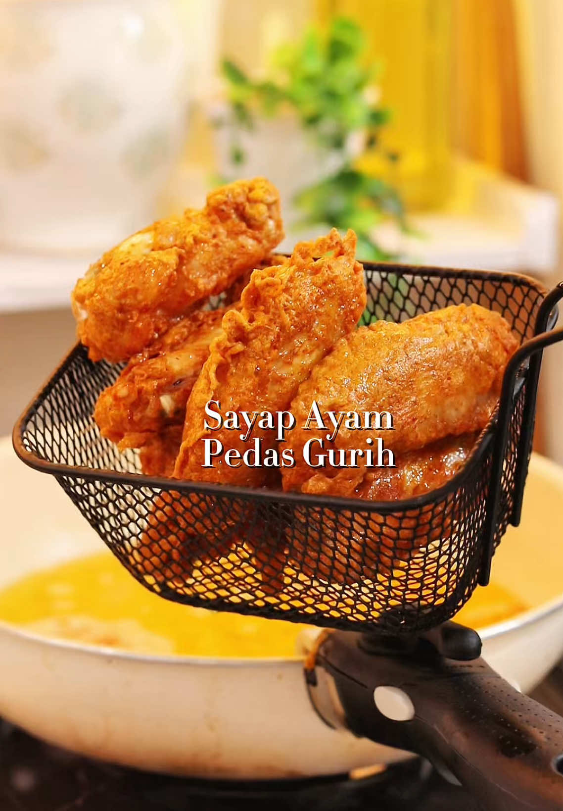 Gak pake mager masak Chicken Wings sekarang tuh pakai bumbu ajaib ini. Cuma tinggal campur-campur aja jadi dan enak😍 SAYAP AYAM PEDAS GURIH Bahan : Sayap ayam 600 gr 2 sachet desaku Marinasi  2 sdt desaku bawang putih bubuk 1/2 sdt Ladaku 2 sdm maizena 1 butir telur 1 sdm desaku cabe bubuk Marinasi minimal 30 menit ya.. Yuk recook moms.. Dan doa yang terbaik untuk Indonesia ku, semoga lekas membaik 🇮🇩 #semuabisamasak #spicychickenwings_satset #bumbuajaib #resepsatset_rudy #idemasakharian 