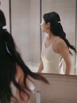 Vũ Mai hi sinh 20 năm, cuối cùng bị chồng phản bội.