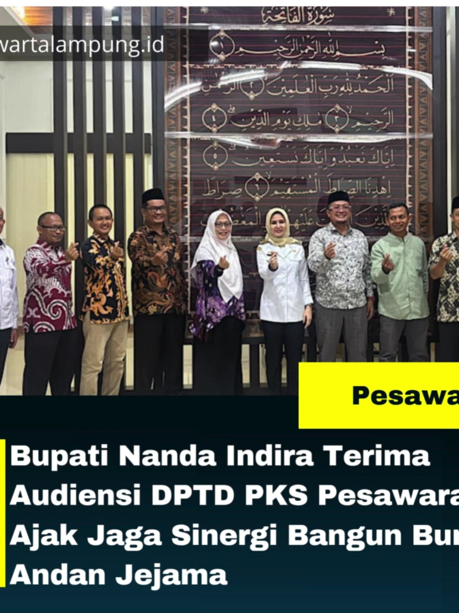 Bupati Pesawaran Nanda Indira hari ini di kantornya menerima kunjungan Dewan Pengurus Tingkat Daerah (DPTD) PKS setempat. Hadir dalam acara itu Ketua Majelis Pertimbangan Daerah (MPD) Yudi Handoko, Ketua DPD Atut Widiarti, dan pengurus lainnya. Nanda menyambut baik silaturahmi ini. Ia menekankan, PKS adalah salah satu tulang punggung pembangunan di Pesawaran. Ia ingin, sinergi dan kolaborasi dengan partai ini terus terjaga untuk membangun bumi Andan Jejama. Nanda juga akan hadir pada musyawarah daerah (musda) partai ini pada 6 September 2025 mendatang di Pesawaran. Ia berharap PKS ke depan lebih solid dalam kepengurusan dan tetap menjadi salah satu kekuatan politik utama di Pesawaran. Dalam pilkada lalu, PKS bersama partai lain juga mengusung Nanda Indira-Antonius Muhammad Ali sebagai calon bupati-wakil bupati Pesawaran periode 2025-2030. [] #wartalampung #pesawaran #nandaindira