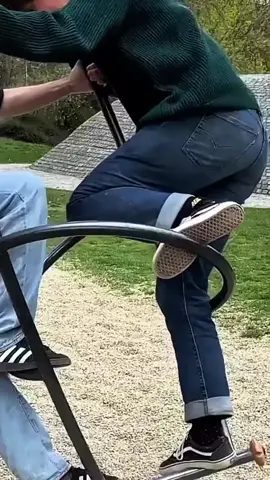 Ketika orang ini bermain permainan baru😂