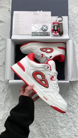 Best Sneaker 🧡#menfashion #fashiontiktok #fyp 