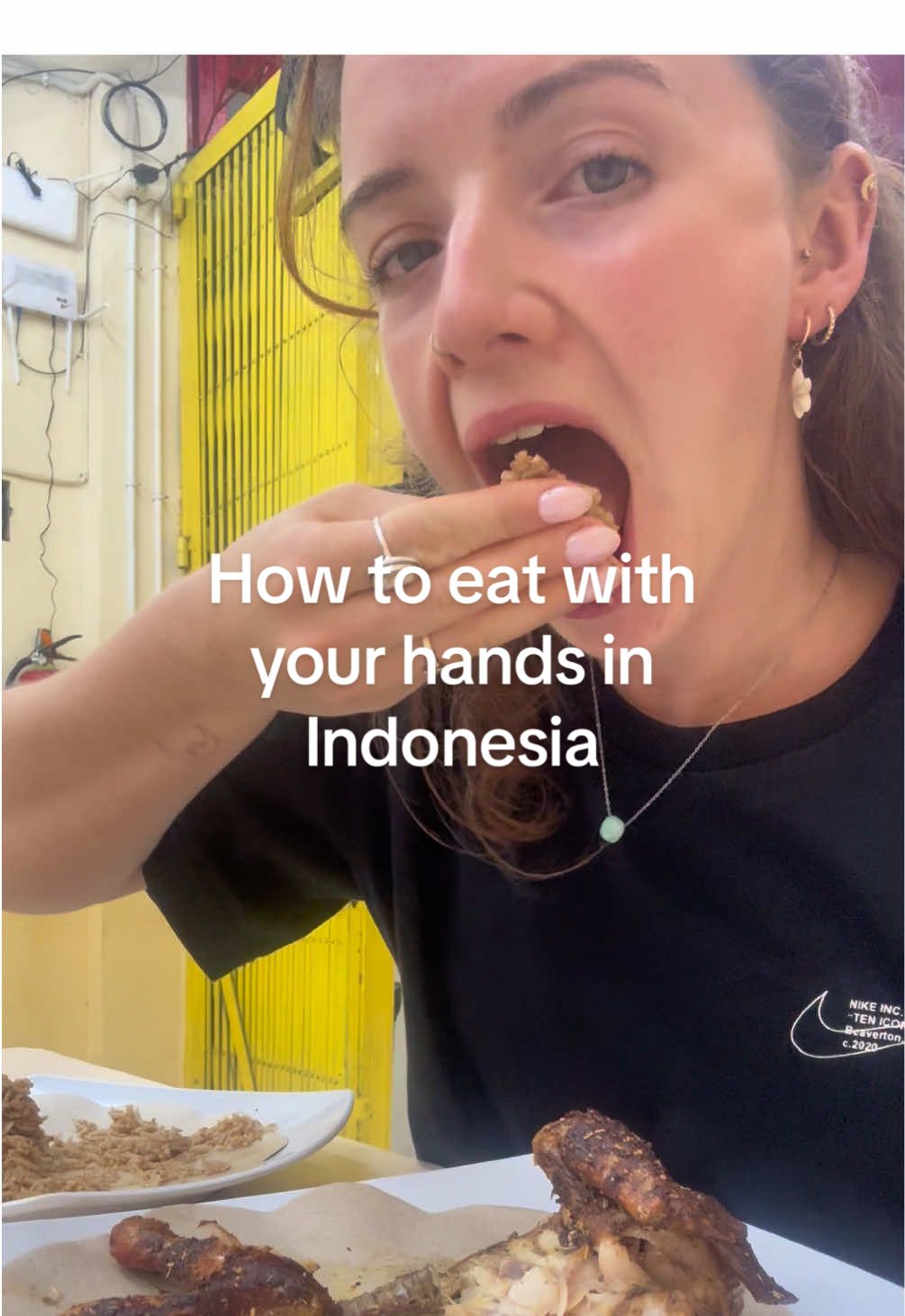 Get down with the locaaals enakko rotisserie chicken is honestly THE BEST chicken I’ve ever had. #local #selamatmakan #eatlikealocal #indonesianfood #fyp 