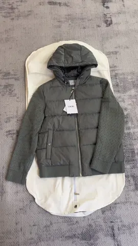 The gray feeling is also very advanced.😎😎😎😎🤩🤩🤩#TikTokFashion #Winterfashion #cardigan #dior#fyp