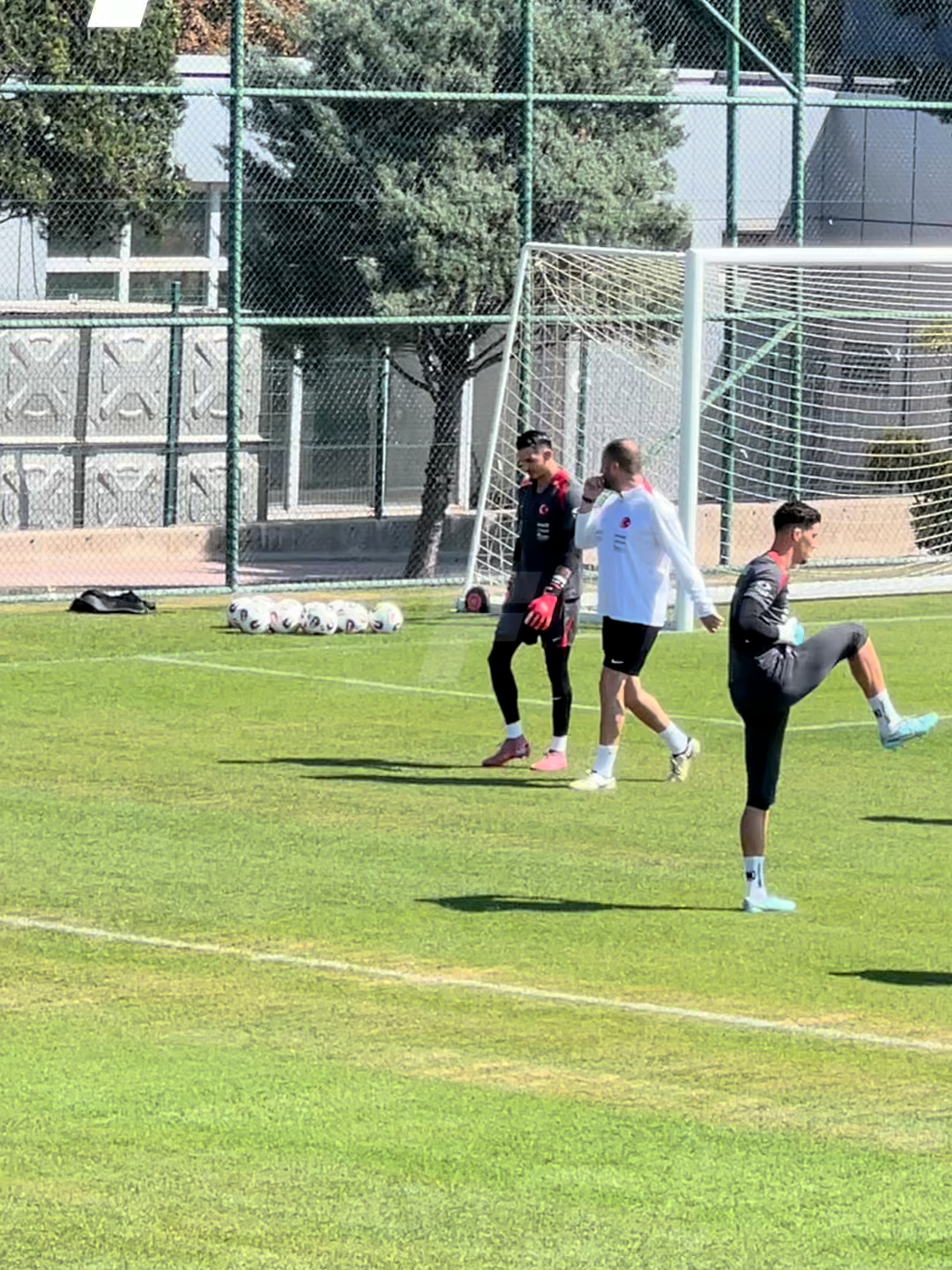 🧤 Galatasaray'ın yeni transferi Uğurcan Çakır, A Milli Takım'da çalışmalarını sürdürüyor. #galatasaray #uğurcançakır #millitakım